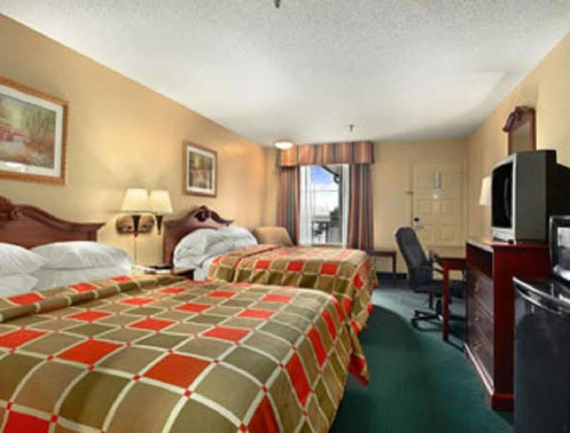 Motel Super 8 By Wyndham New Iberia Exterior foto